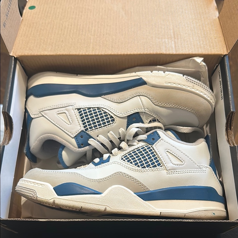Jordan 4 Military Blue